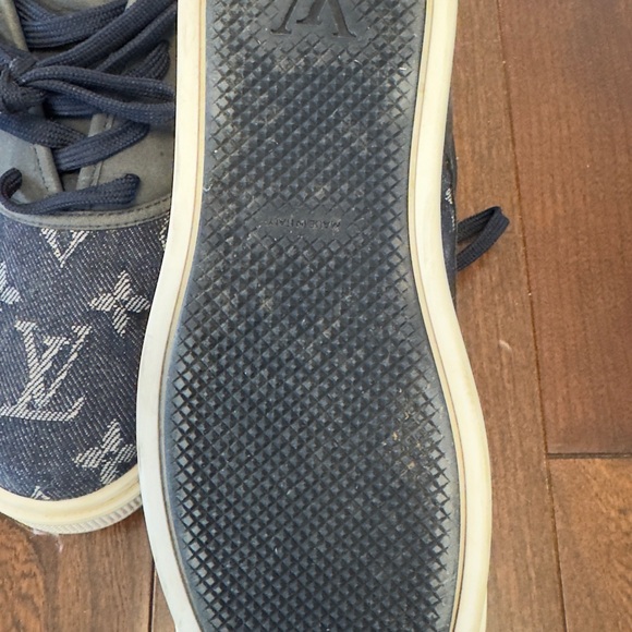 Authentic Louis Vulton Boy shoes - Picture 5 of 7